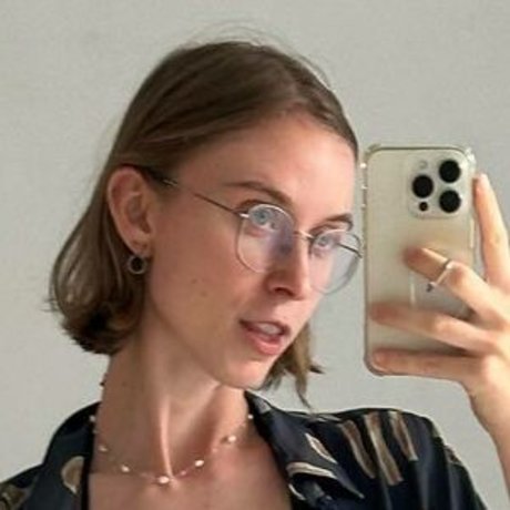 YouRina pornostar sexy bild