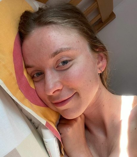 YouRina nackt beste bilder