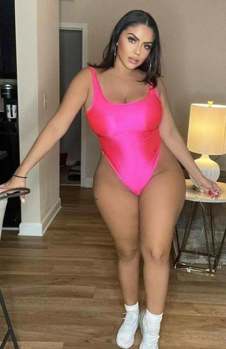 Jessenia Rebecca schauspielerin top fotos