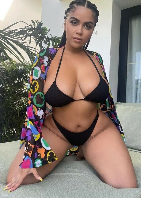 Jessenia Rebecca kostenlose sexy fotos