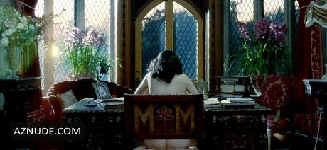 Romola Garai kunst akt galerien