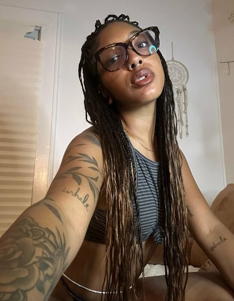 Juice Box Bri schauspielerin erwachsene bilder