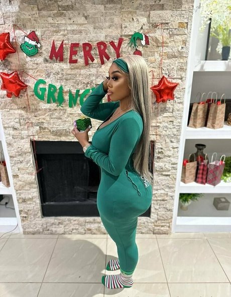 pool-dreier onlyfans sexy kunst foto