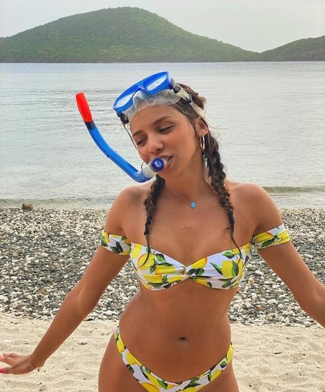 Riri Bichri porno hübsche bilder