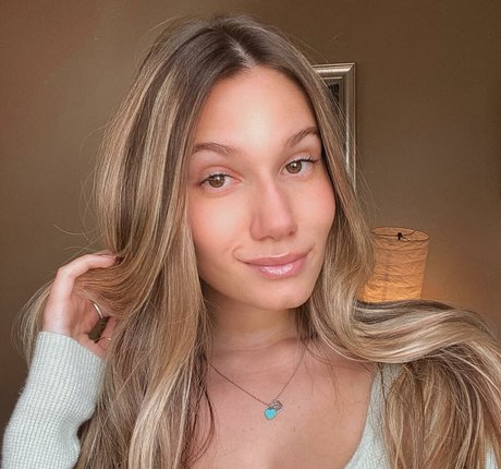 Sierra Bate sexy akt bilder