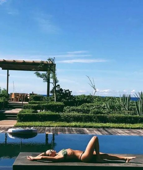 Ashley Madekwe sexy nette bilder