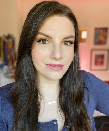 bang onlyfans kunst nackte galerie