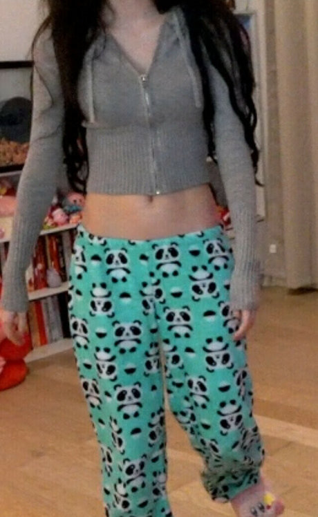 Emiru nacktheit pornografische bilder