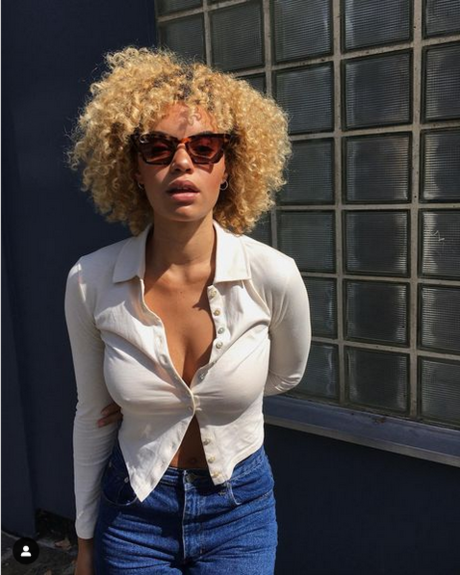 Lara never laura nacktheit pornographische bild