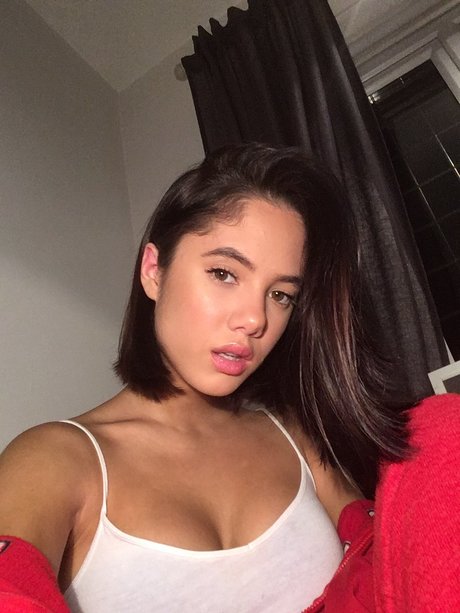 Saoirse Alicia Behzadi_ porno beste foto