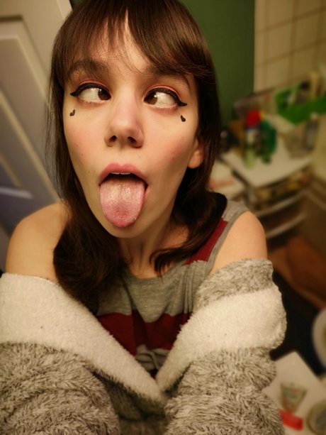 Yanderekamii erotische schöne archiv