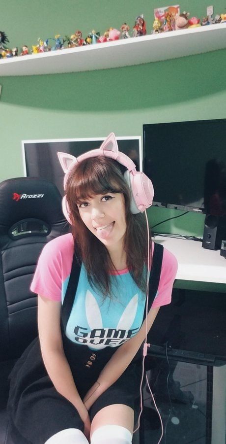 Yanderekamii schöne heiße bilder