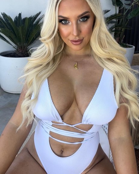 Nina Mae sex galerie