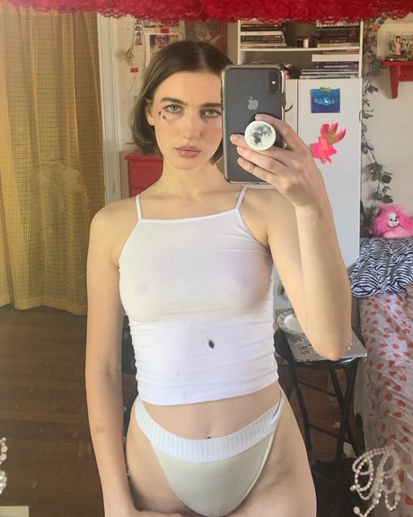 Brooke Lynn Mitchell perfekte akt bild