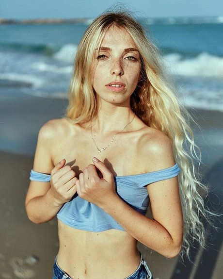 _Anna Bella freie schöne galerie