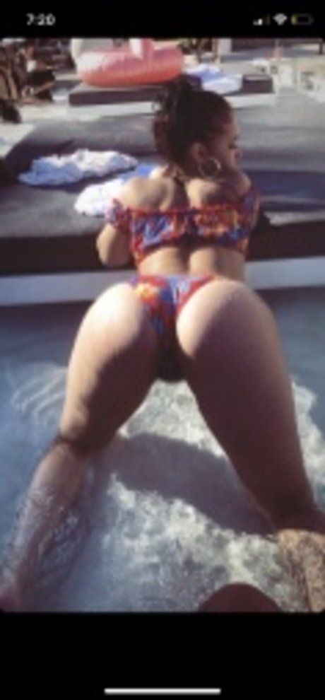 Ash Kash model porno bilder