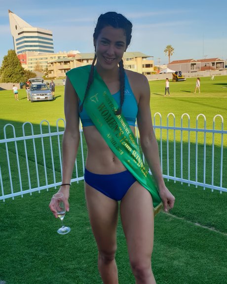 Alanah Yukich_ hd nette fotos