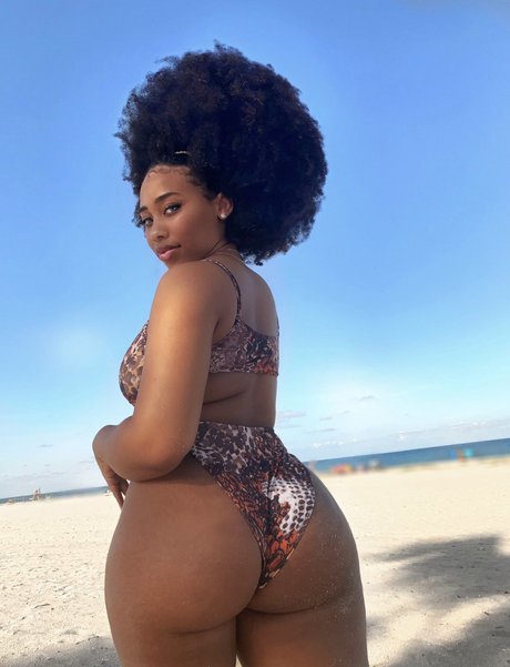 Chaotic Allure perfekte nacktheit bilder