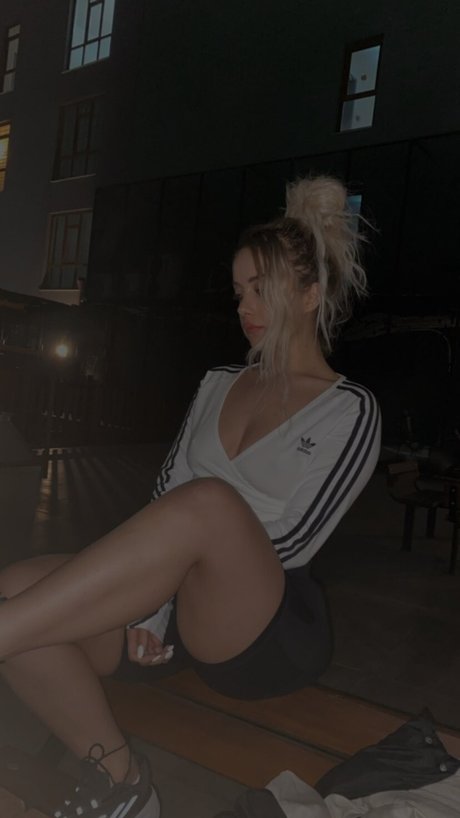 Gizem Bagdacicek hübsche pornostar foto