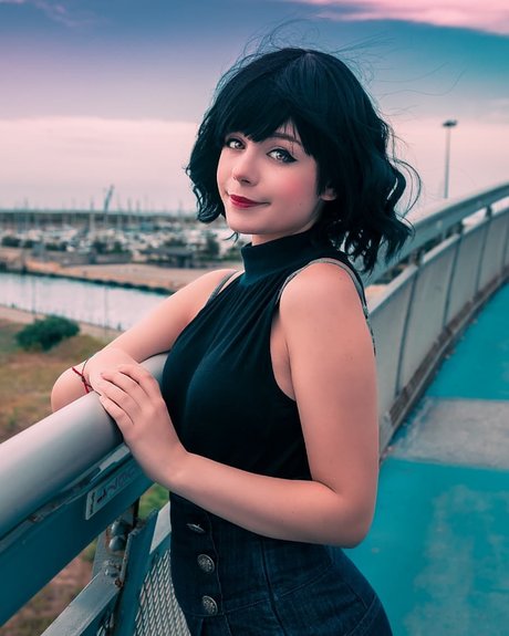 Little Giuli nacktheit perfekte bilder