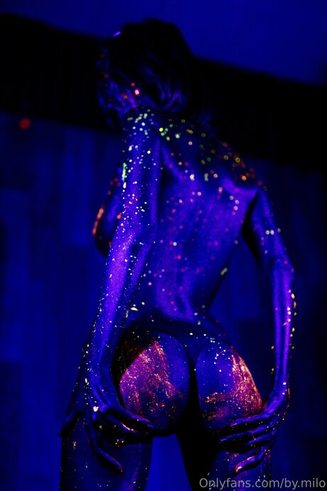 By Milo model schöne galerien