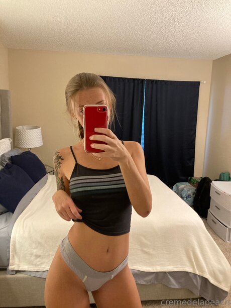 Peaches Free model nackt bild