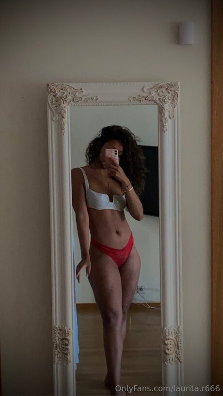 Laurita R666 nackten pornostar bild