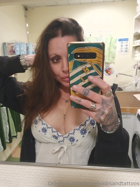 Bajenboobsandtattoos hd nackt bild