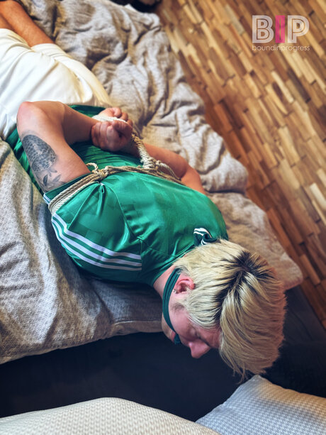 Boundinprogress hd erotische archiv