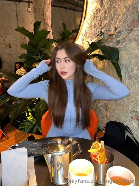 Angescortney porno erwachsene bild