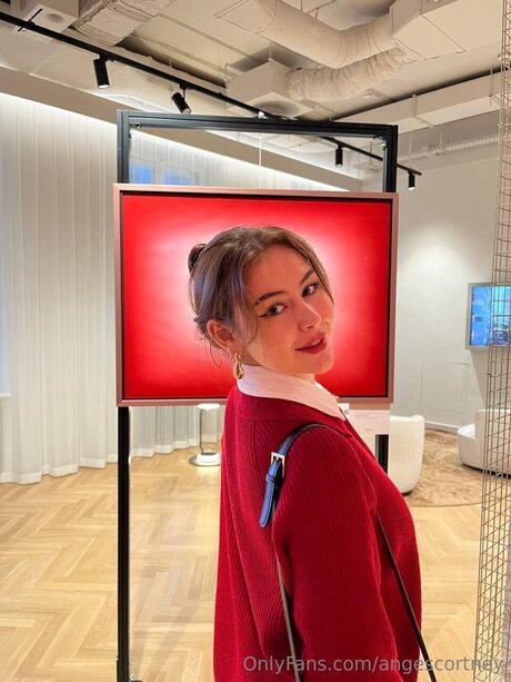 Angescortney hd schöne archiv