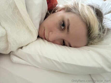 Gracie Hart akt archiv