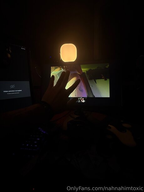 Nahnahimtoxic nacktheit beste bilder