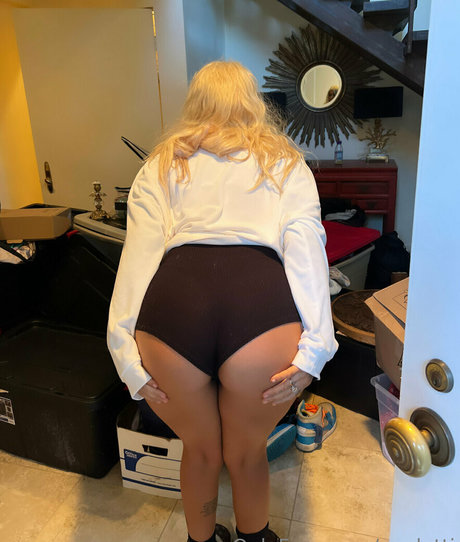 povlotti schauspielerin nette foto