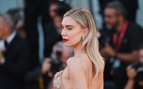 Vanessa Kirby hübsche akt bilder