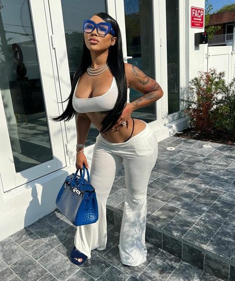 Ari Fletcher xxx nackt bilder