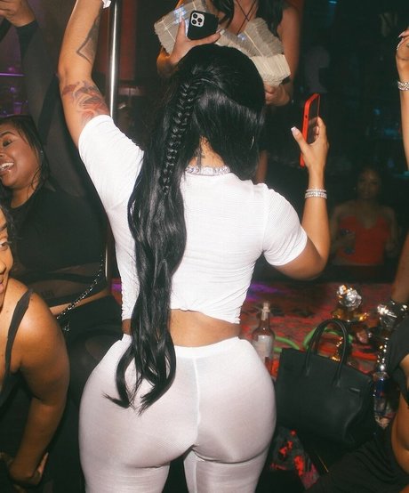 Ari Fletcher porno nette galerie