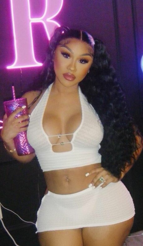 Ari Fletcher erotische nackten galerie