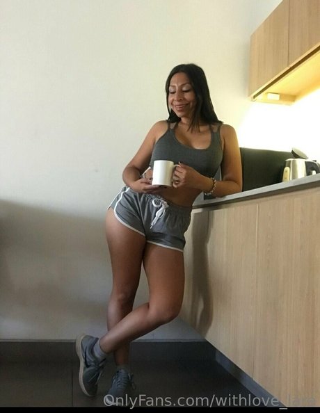 withlove lara top pornographische fotos