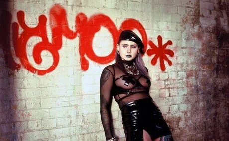 Mimi Barks nackt sexy foto