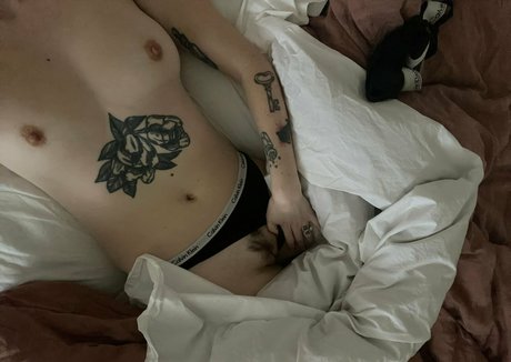 natürliche milf-onlyfans nacktheit hd foto