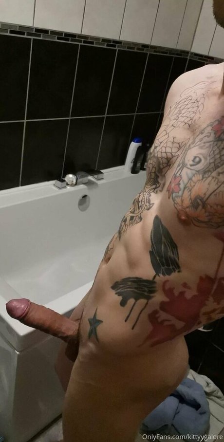 militärische asiatische onlyfans top kunst fotos