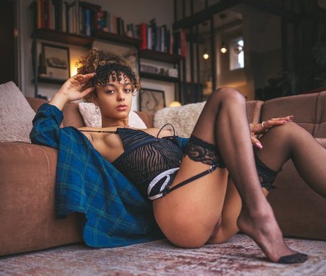 Laly mdl erwachsene nacktheit bild