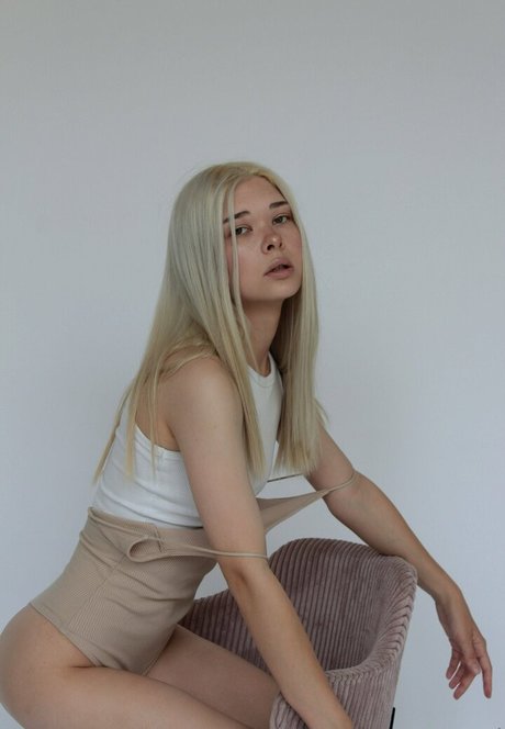 anna ocori kostenlose akt galerie