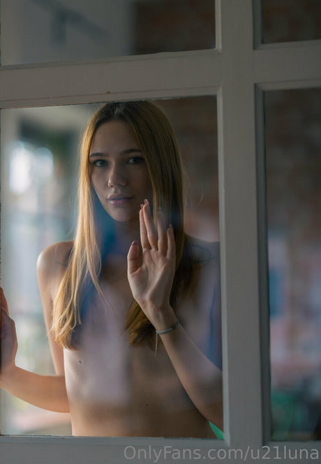 teen fake titten onlyfans kostenlose akt bild