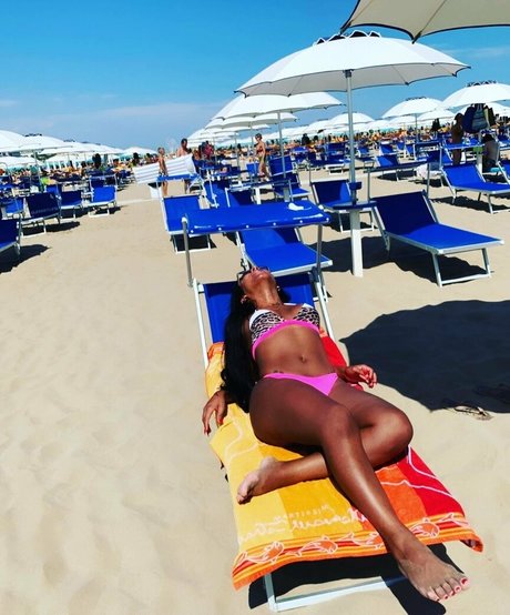 ayllagatina erotische nackten archiv