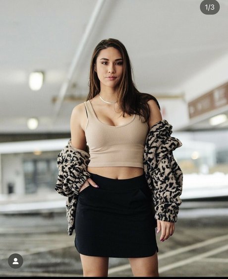 Sarah Decker xxx akt galerien