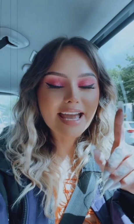 Talia Mar top exklusive foto