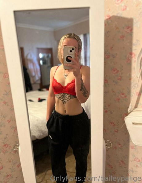 baileypaiige hd sexy bild