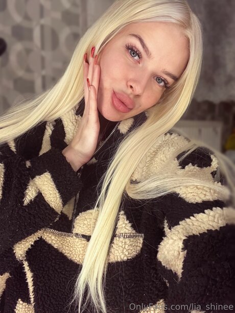 Shine Lia schauspielerin porno archiv